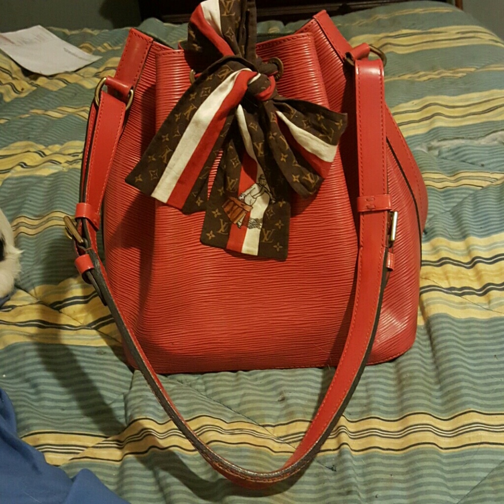 LOUIS VUITTON Red Epi Petit Noe w/ Porter …